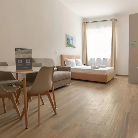 Hotiday Bernini Aparthotel