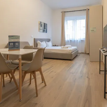 Hotiday Bernini Aparthotel